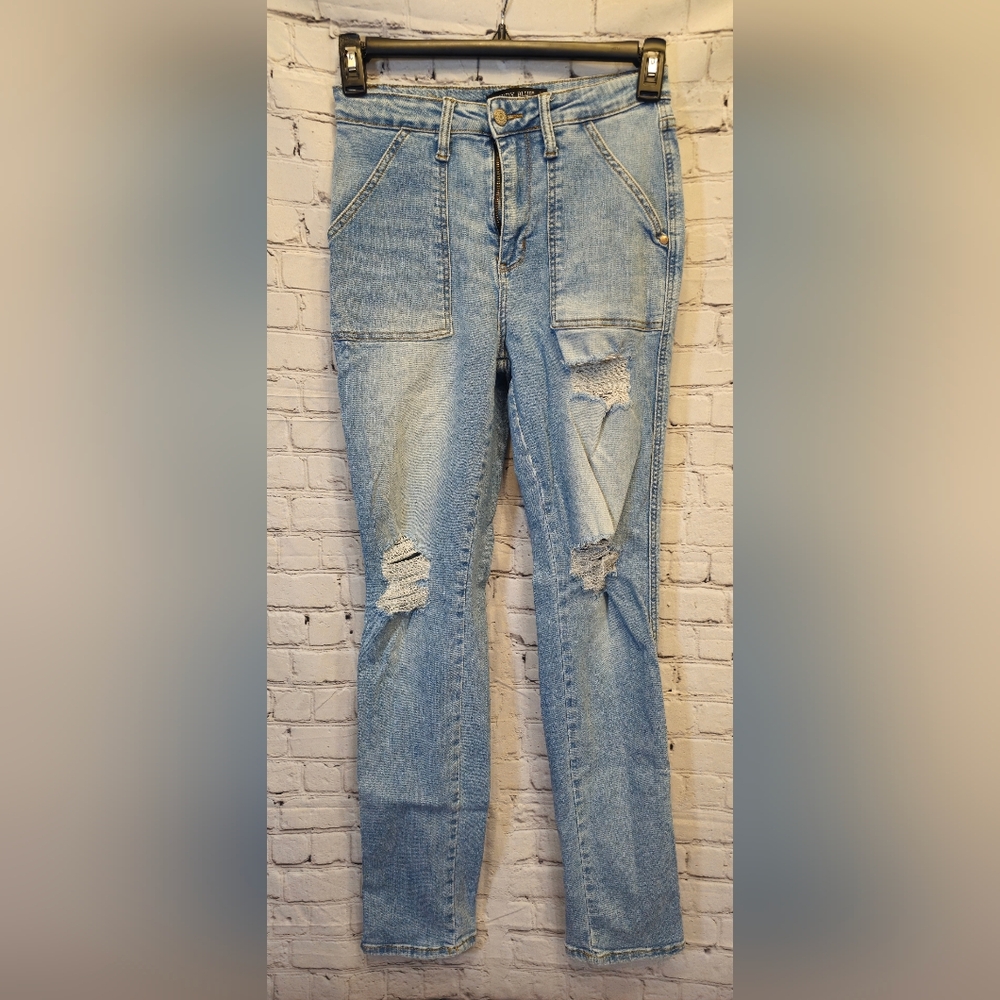 Judy Blue Casual Distressed Boyfriend Jeans